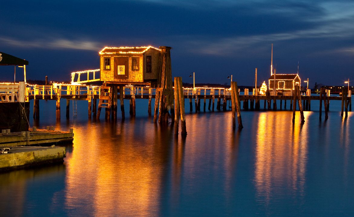 Bowen’s Wharf Holidays Newport (c) Rhode Island Tourism Division